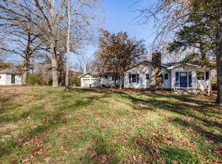 235 Lakeview Dr, Rockaway Beach, MO 65740