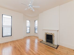 1401 W Huron St APT 4, Chicago, IL 60642