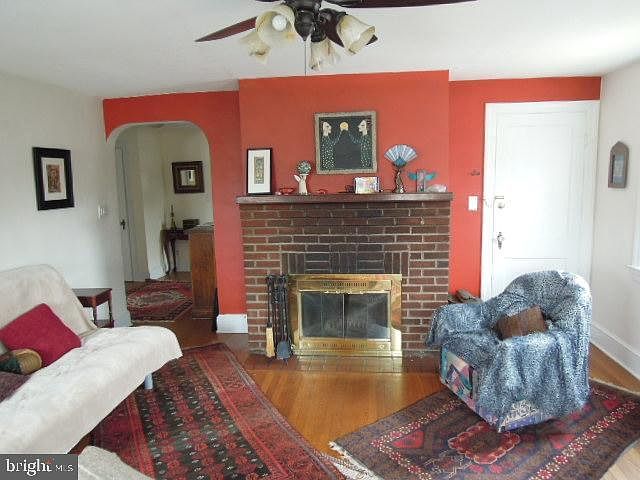1st image of 407-407 Little St