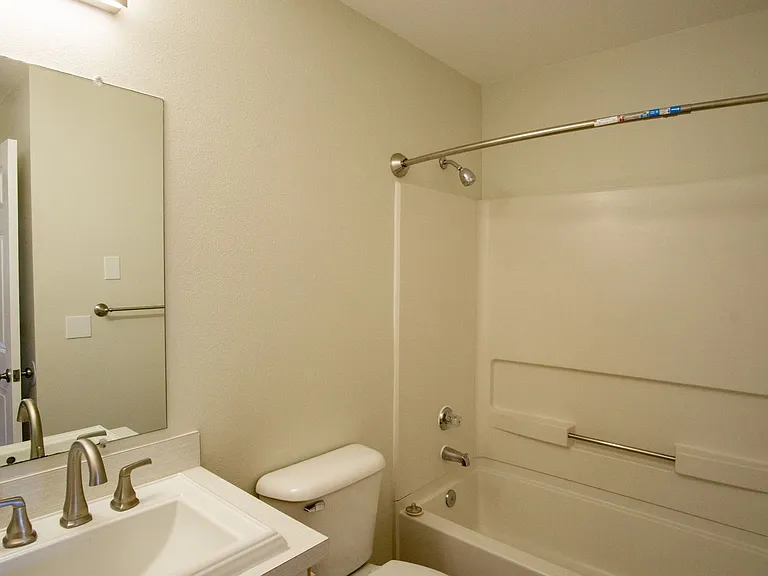 245 SW Hooker St #7 — Photo 15
