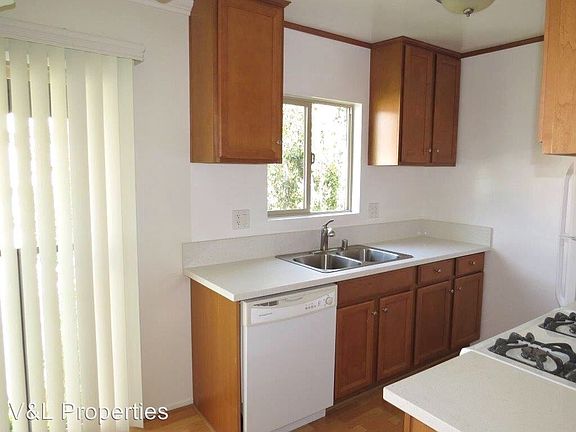 5th image of 1519 Armacost Ave APT 7