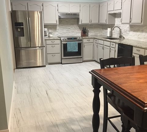 3rd image of 207 Stonecliff Dr