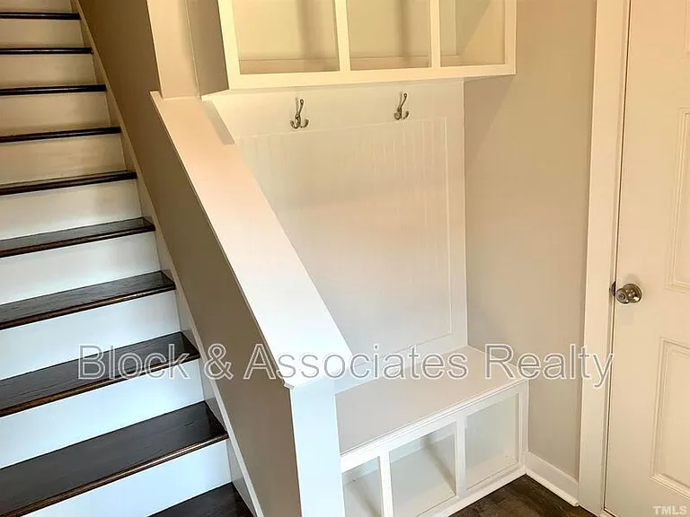 801 S Franklin St — Photo 20