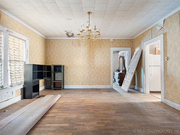 4th image of 1208 SE Delaware Ave