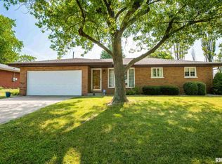 1500 S 2nd Ave, Morton, IL 61550