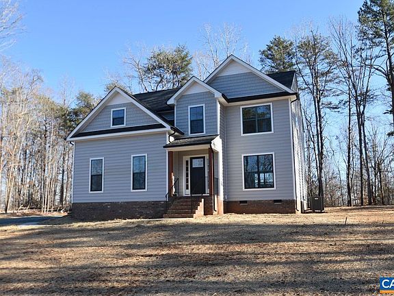2nd image of 325 Lake Rd