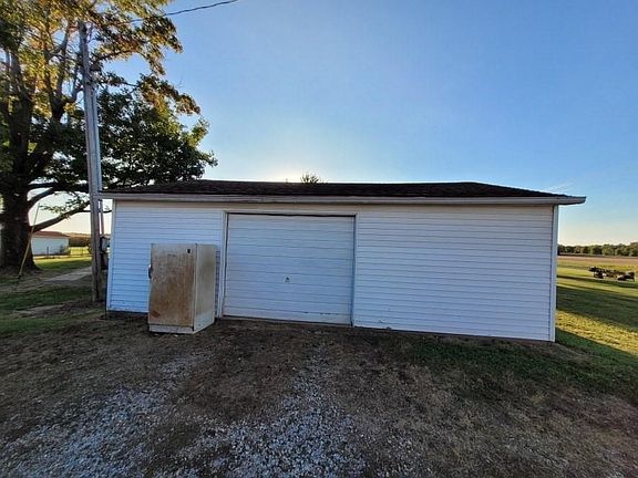 2nd image of 1366 County Road 700 N