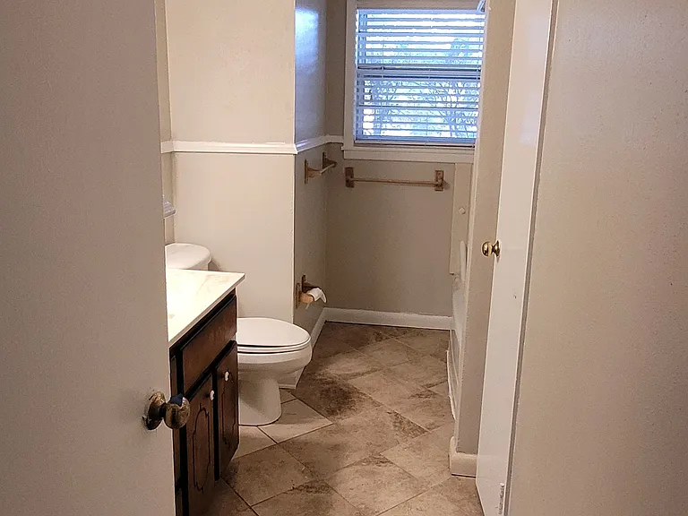 205 Government St — Photo 13