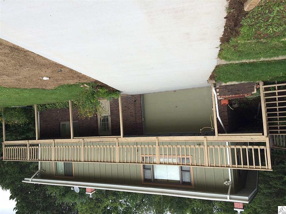 2nd image of 44 2nd Ave