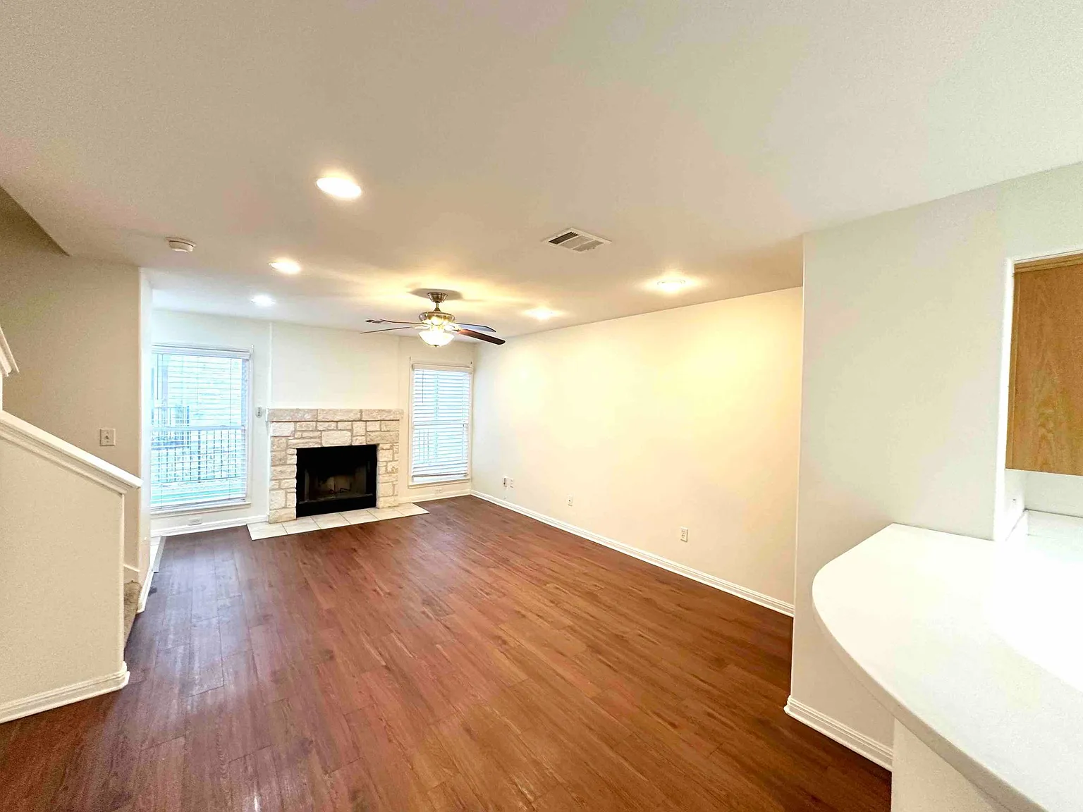 2 bed, 2.5 bath, 1312 sqft, $1,575 — Photo 3