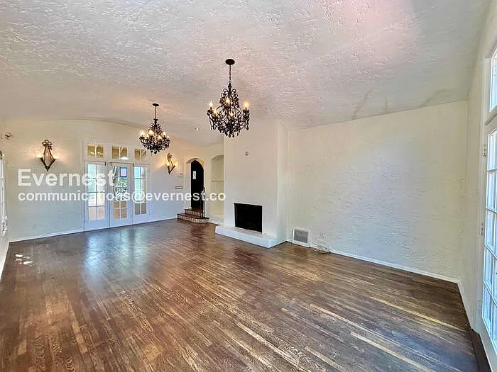 132 N Crescent Heights Blvd — Photo 8
