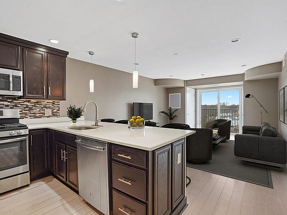 3rd image of 770 Washington Ave #406