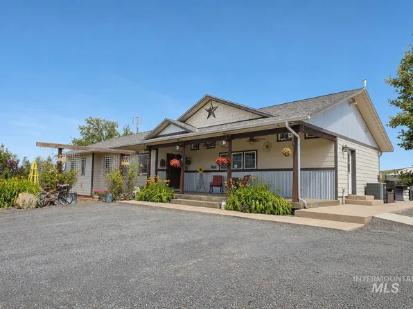 1390 Sather Rd, Genesee, ID 83832