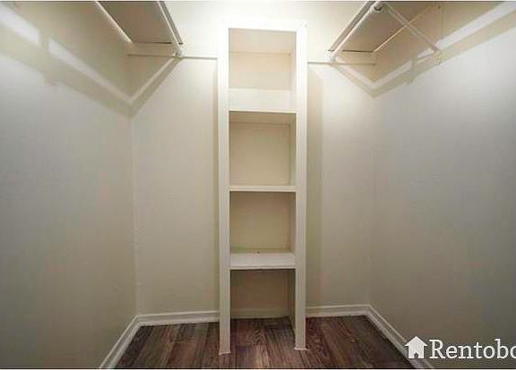 4th image of 8501 Dryfield Dr