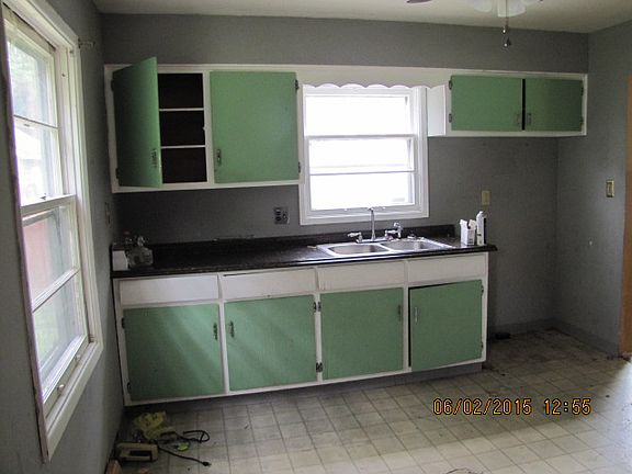 5th image of 205 Miller Ave
