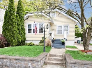 101 7th Ave, Hawthorne, NJ 07506