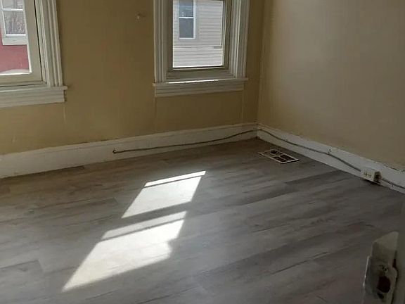 5th image of 227 Hudson St