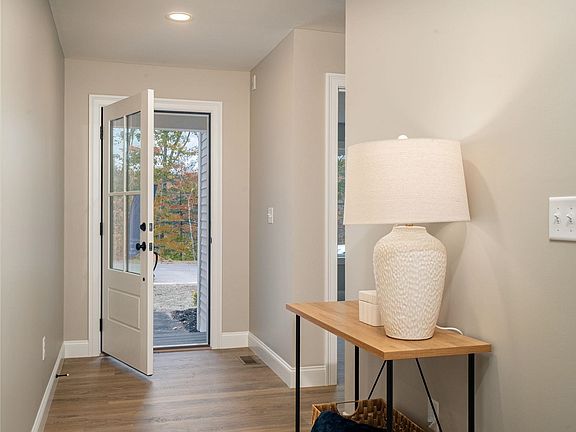 4th image of 23 Willow Lane