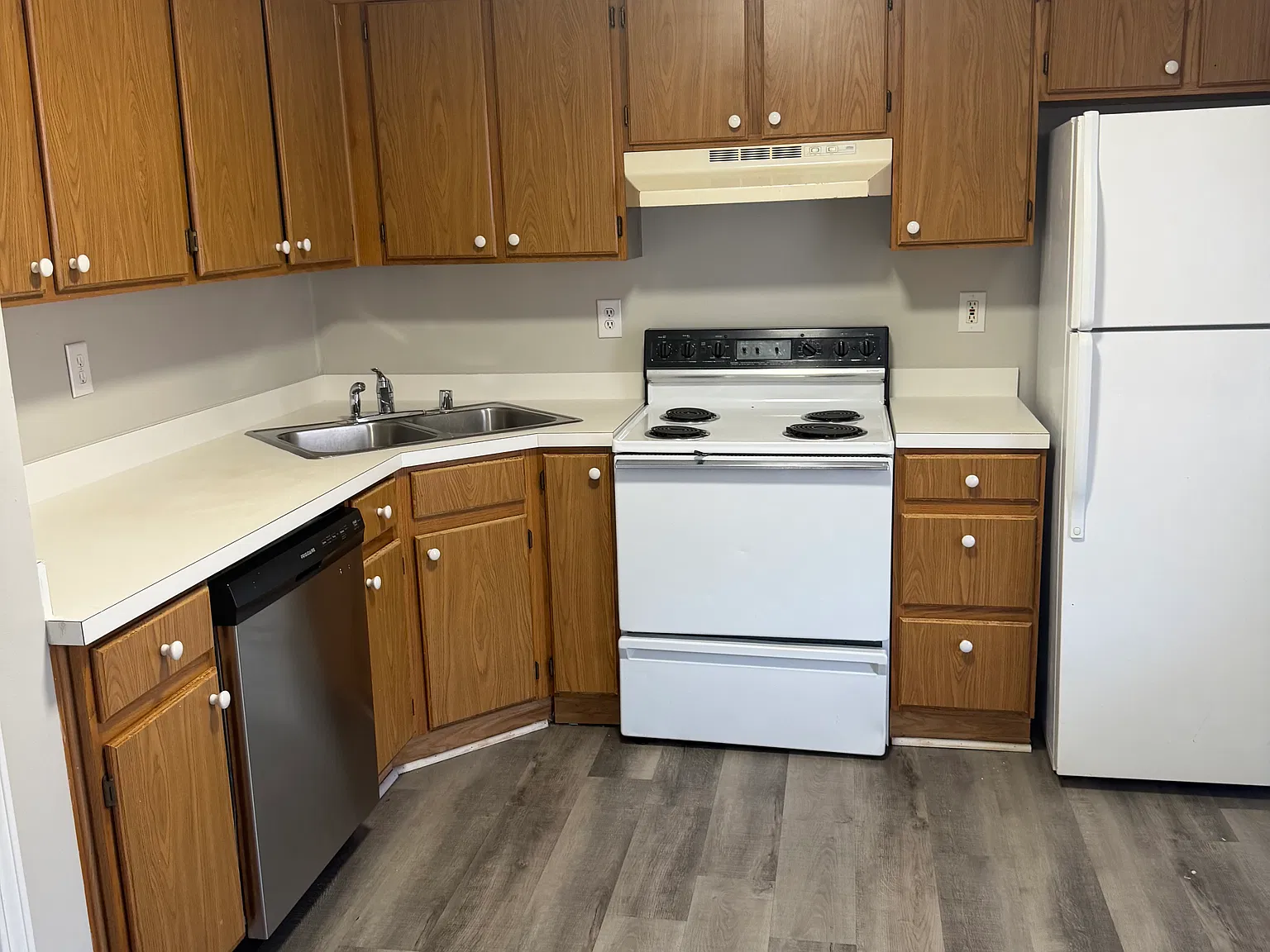 2 bed, 900 sqft, $950 — Photo 4