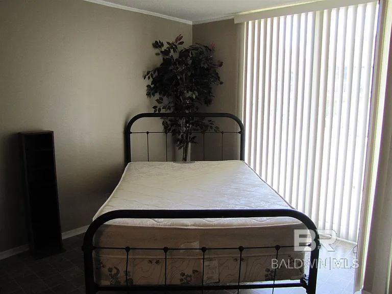 1050 Seacliff Dr N #1050 — Photo 6