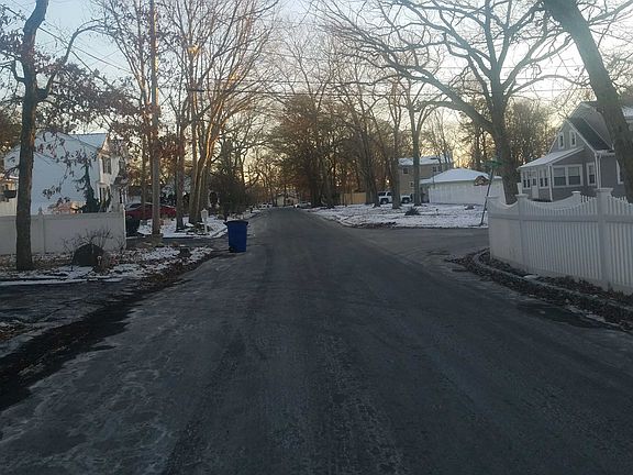 5th image of 23 Dunbar Ave