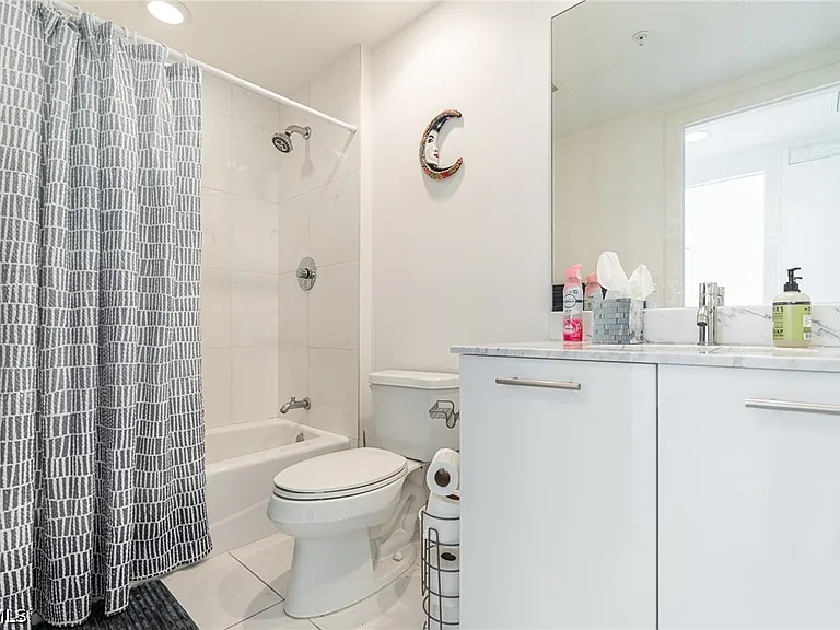 3000 Oasis Grand Blvd #801 — Photo 24