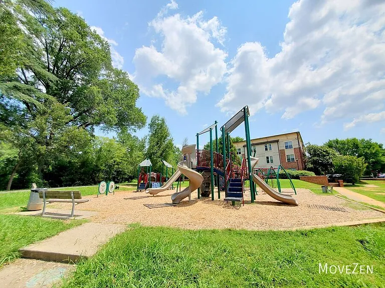 827 Seigle Point Dr — Photo 30