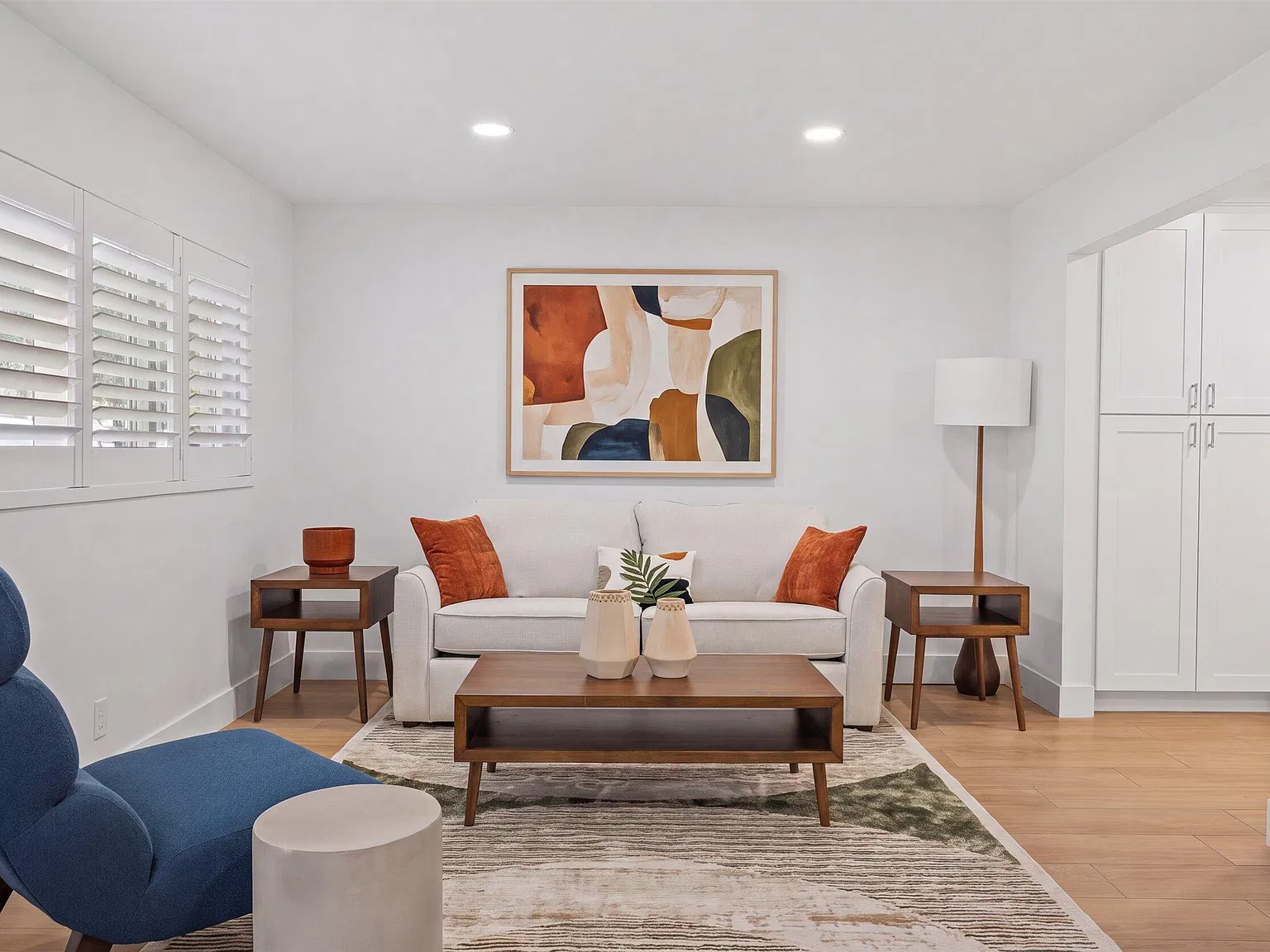3 bed, 2.0 bath, 2082 sqft, $20,000 — Photo 4