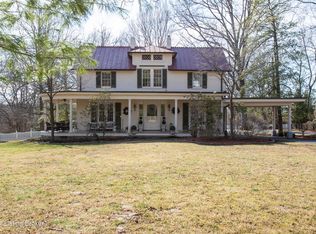 1902 Evergreen Rd, Anchorage, KY 40223