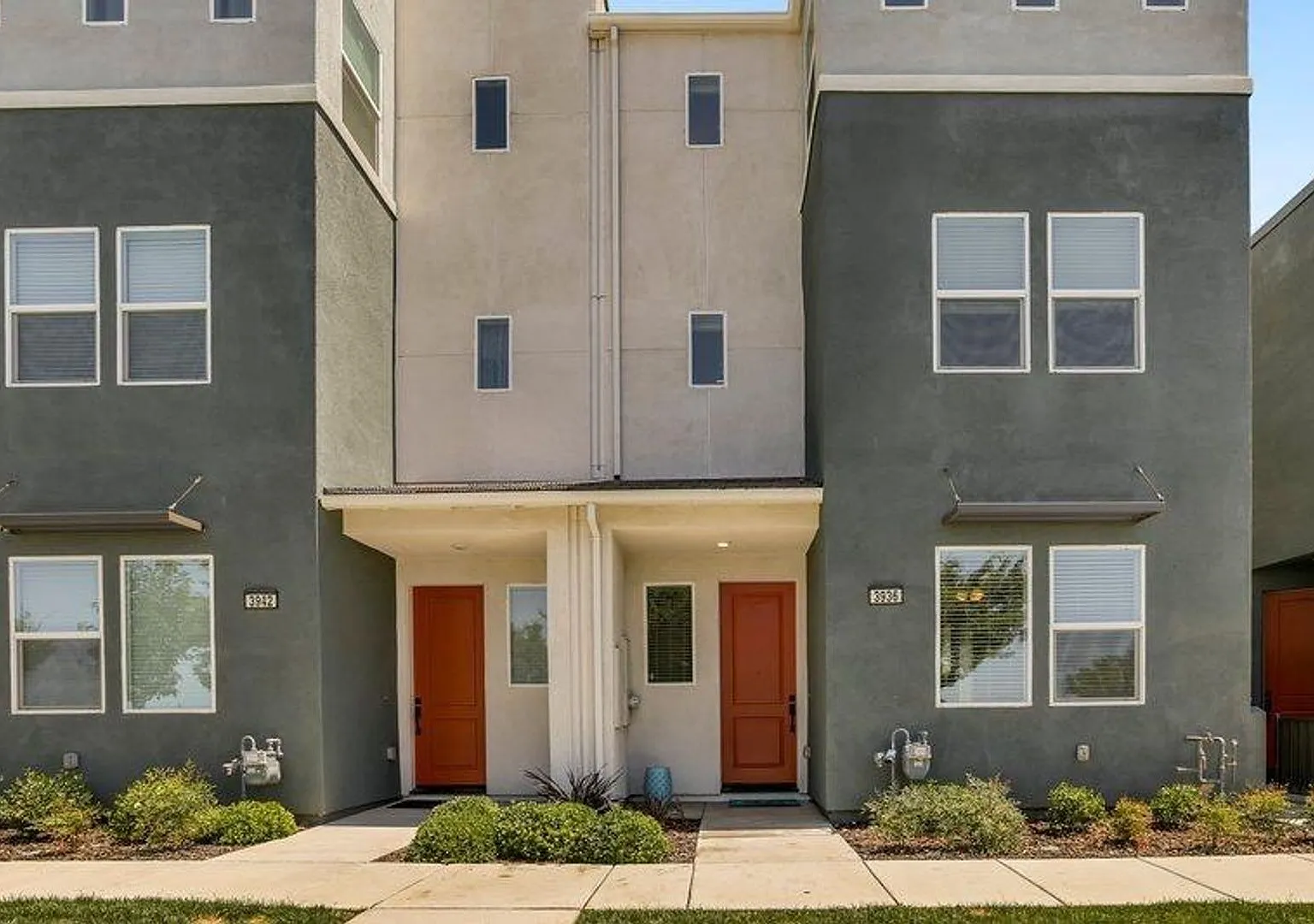 Clean 3 Bedroom 3 Bathroom Sacramento Townhome for Lease. — Photo 1