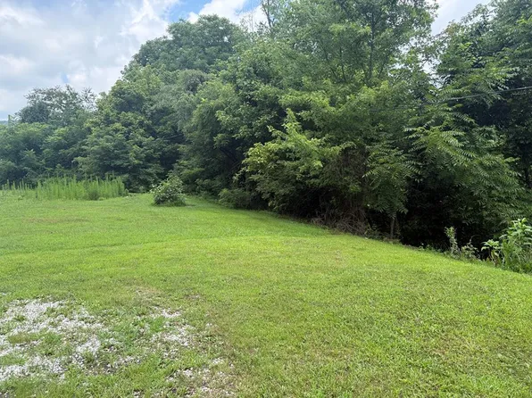 1 & 2 Hess Dr, Salyersville, KY 41465