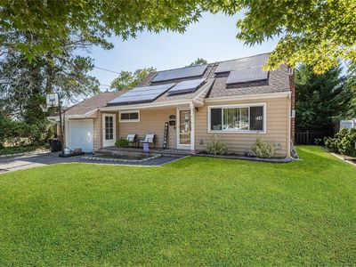 146 Deer Lake Drive, North Babylon, NY, 11703