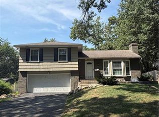 8810 W 72nd Ter, Prairie Village, KS 66204