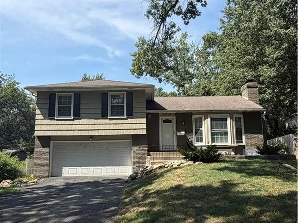 8810 W 72nd Ter, Prairie Village, KS 66204