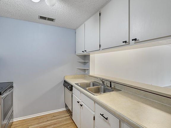 4th image of 742 County Road F W APT D