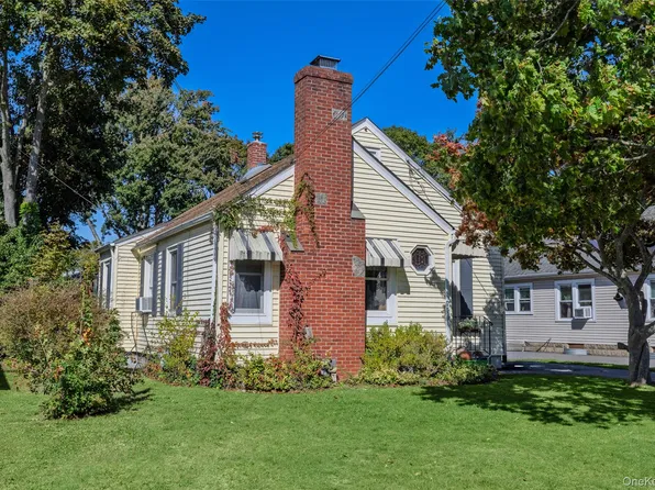 373 Oak Street, Patchogue, NY 11772