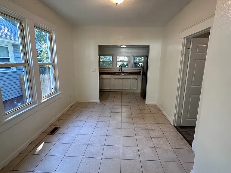 2815 Keller Ave — Photo 4