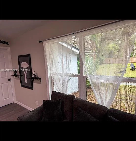 370 Hand Ave — Photo 23