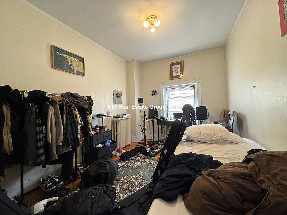 2nd image of 41 Bay State Rd #F4
