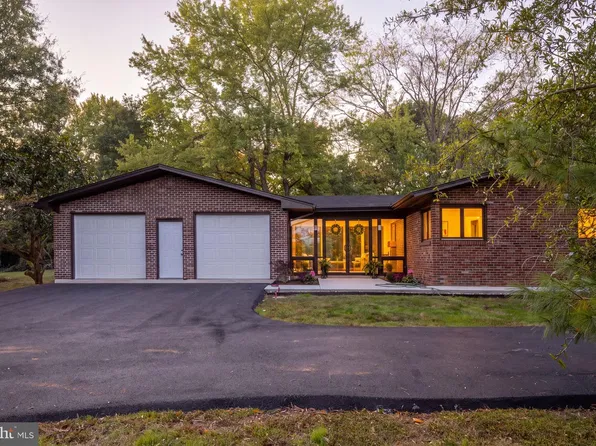 270 Ferry Rd, Fredericksburg, VA 22405