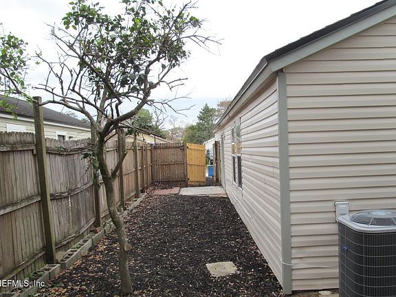 3rd image of 10150 GENI HILL Circle S