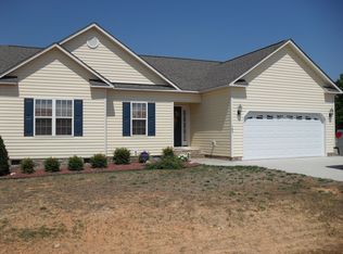 107 Magnolia Vine Ln, Smithfield, NC 27577