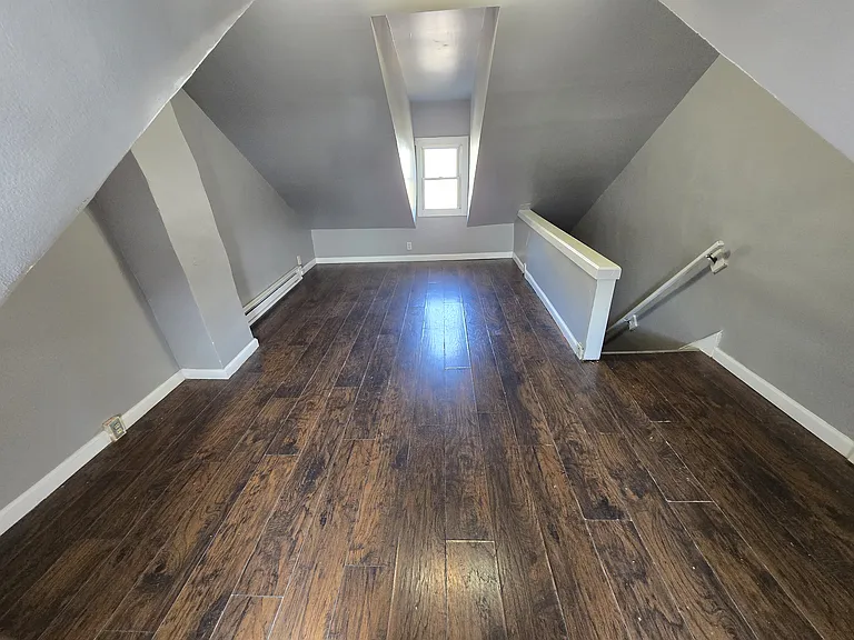 411 Cedar St — Photo 16