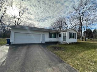 13290 North Rd, Fenton, MI 48430