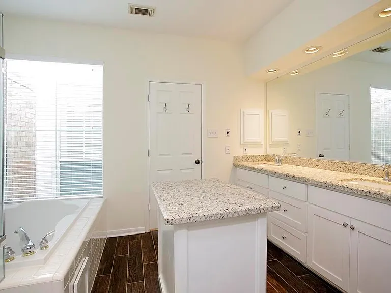 6902 Afton Woods Dr — Photo 13