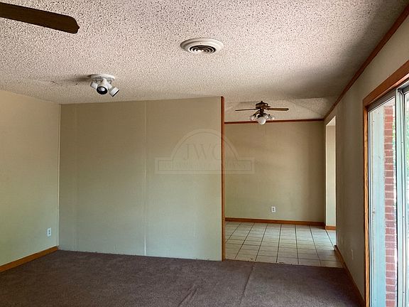 5th image of 1400 Pine Dr