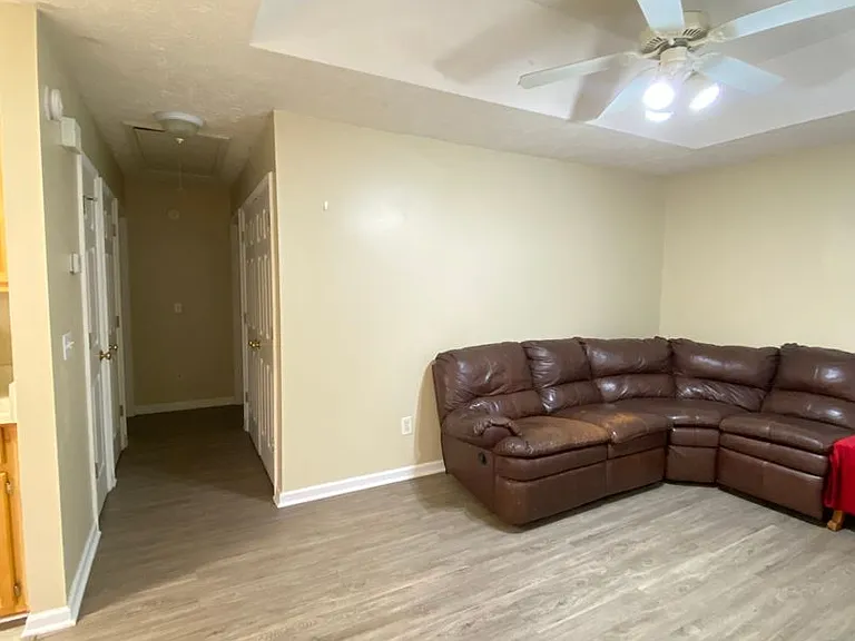 1944 Rick Dr — Photo 3