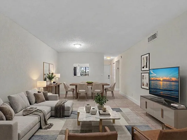2510 Riverside Dr #2510 — Photo 3