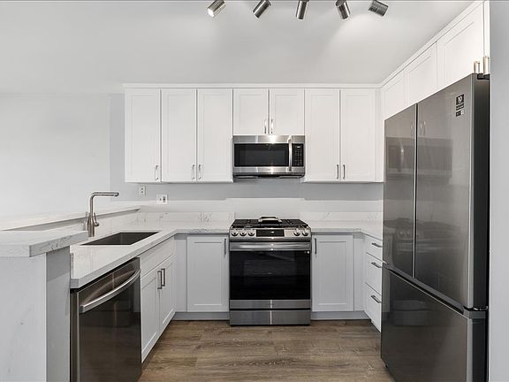 2nd image of 3901 2nd Ave NE APT 301