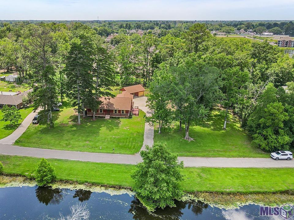1st image of 8484 Lake Park Dr